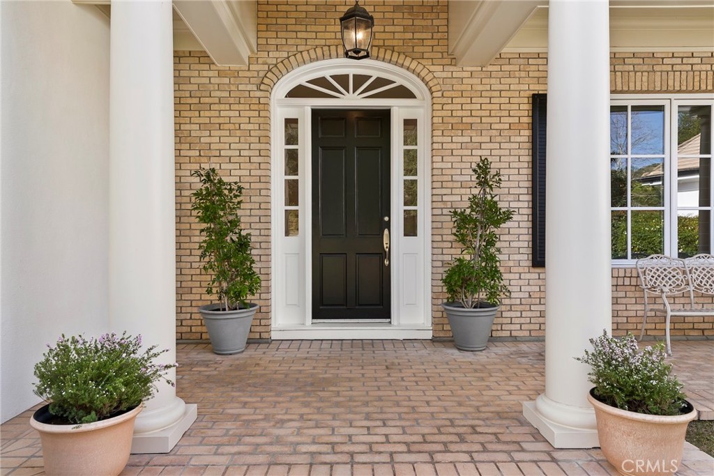 238 Lake Sherwood Drive