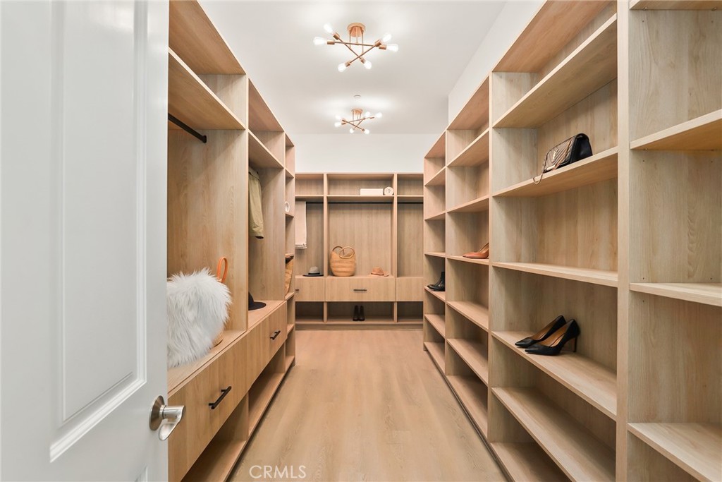 238 Lake Sherwood Drive