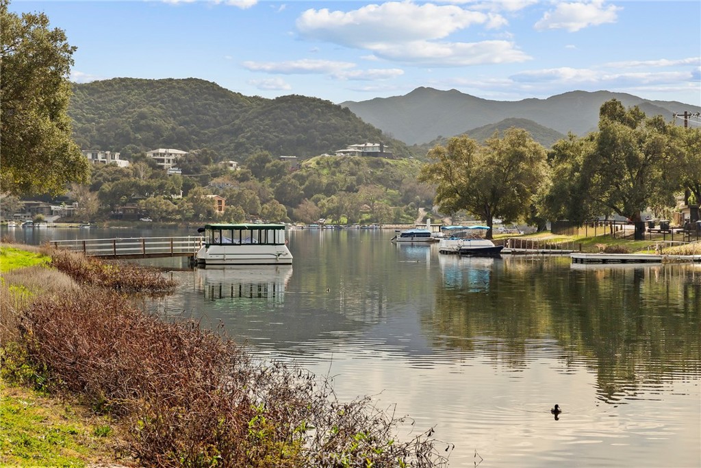 238 Lake Sherwood Drive