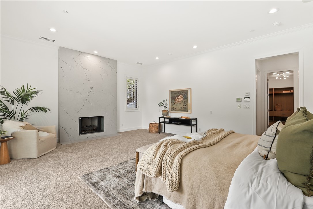 238 Lake Sherwood Drive