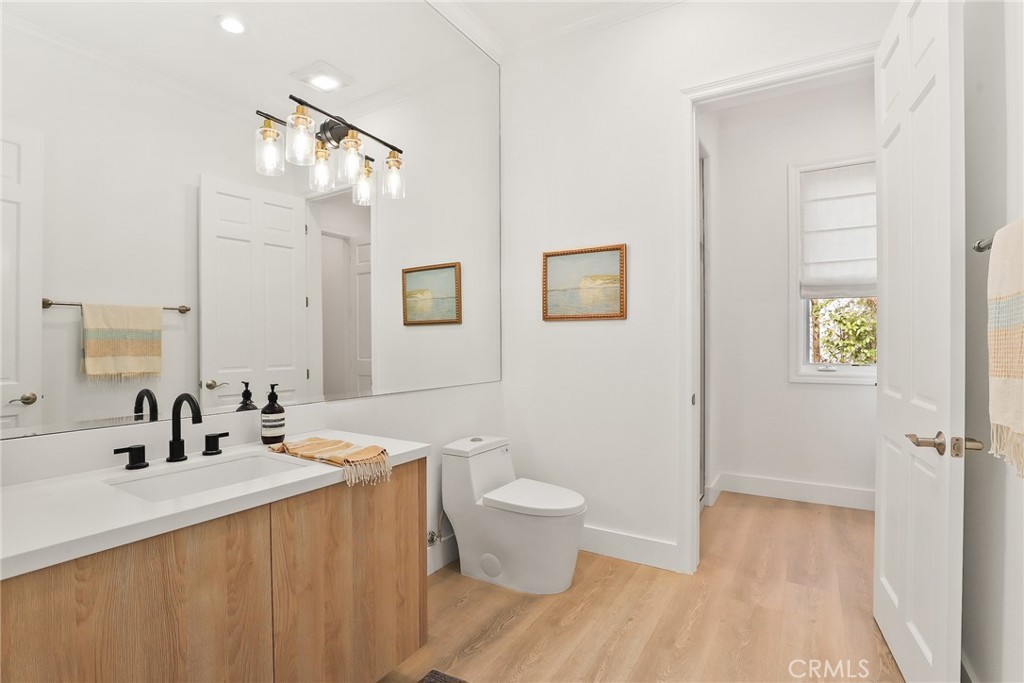 238 Lake Sherwood Drive