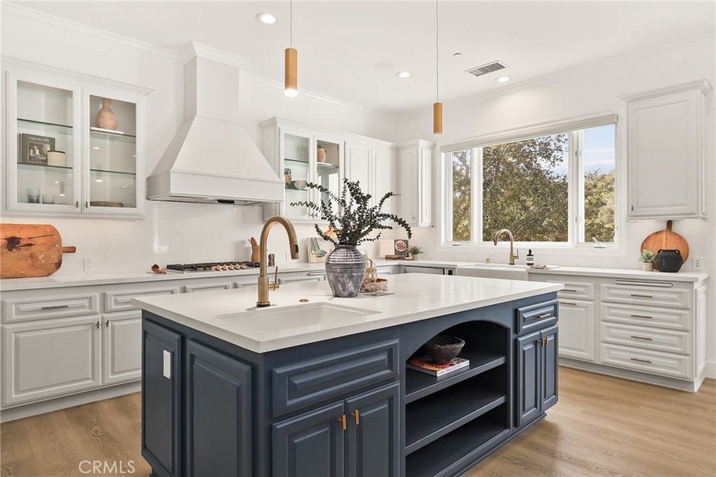 238 Lake Sherwood Drive