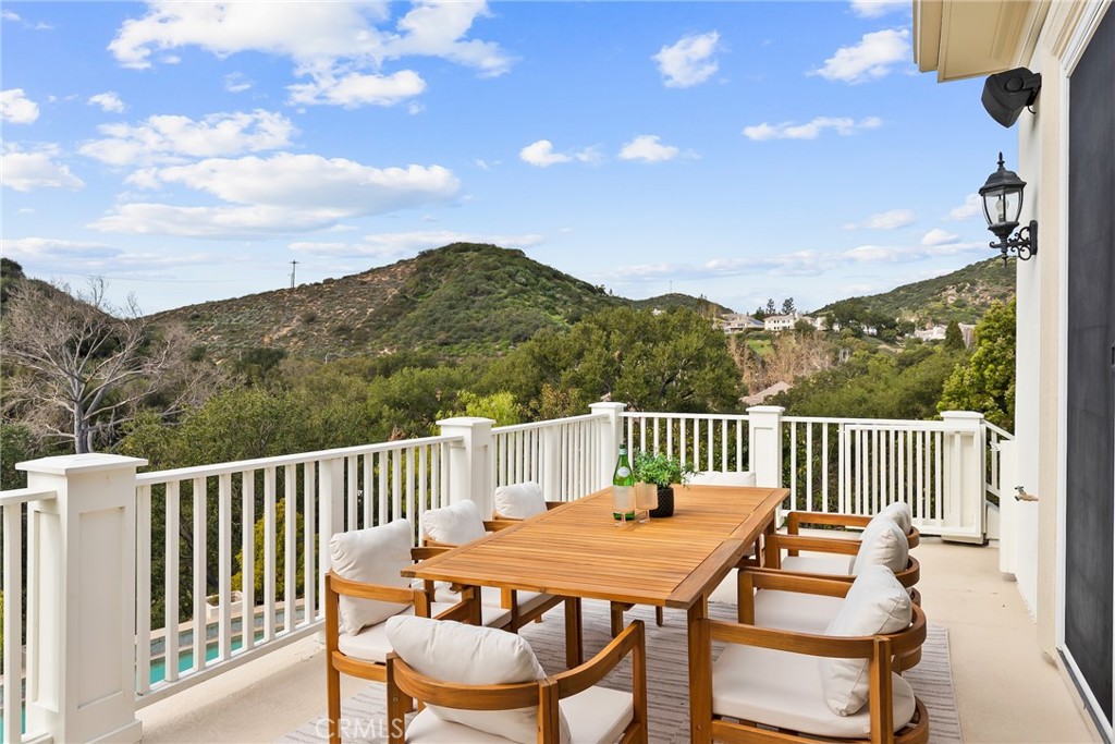 238 Lake Sherwood Drive