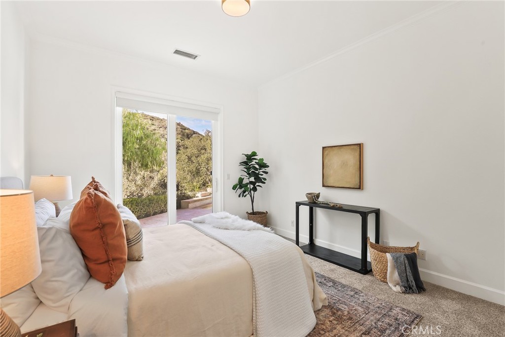 238 Lake Sherwood Drive