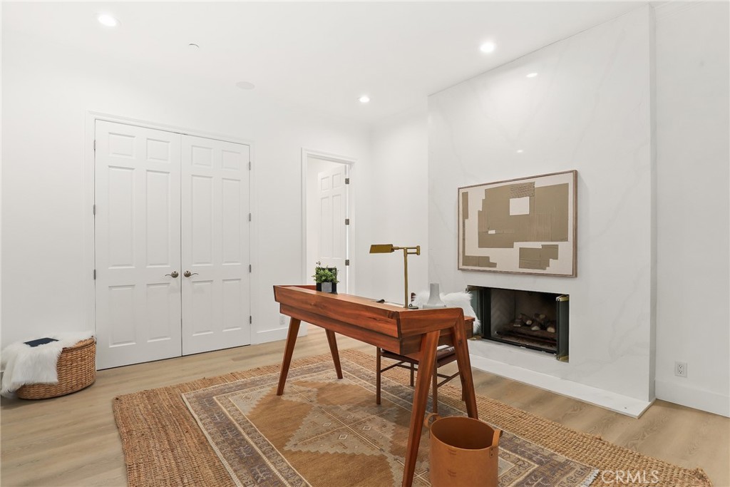 238 Lake Sherwood Drive