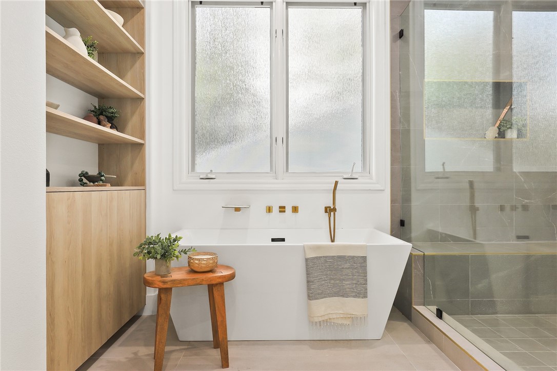 238 Lake Sherwood Drive