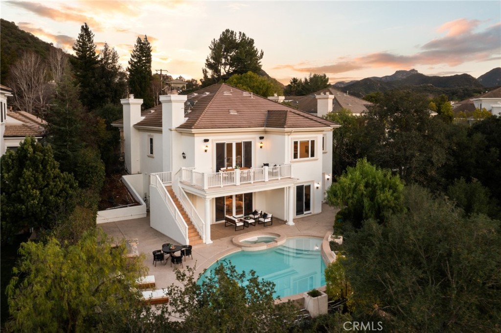 238 Lake Sherwood Drive