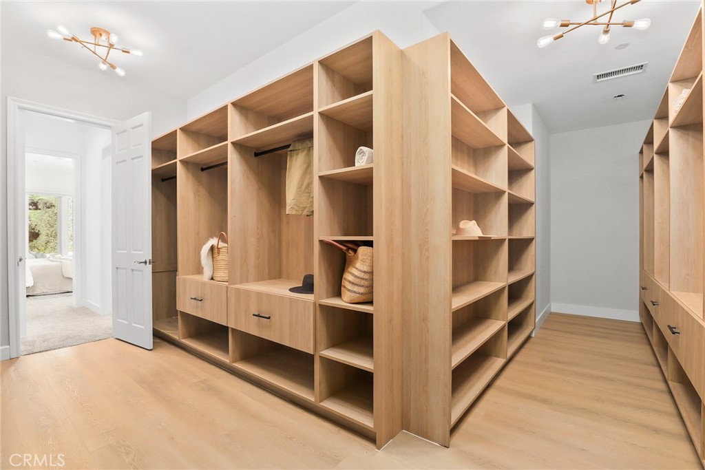 238 Lake Sherwood Drive