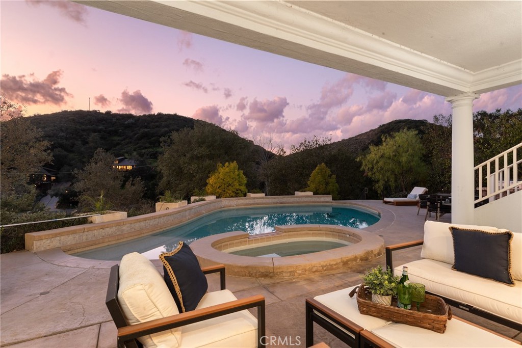 238 Lake Sherwood Drive