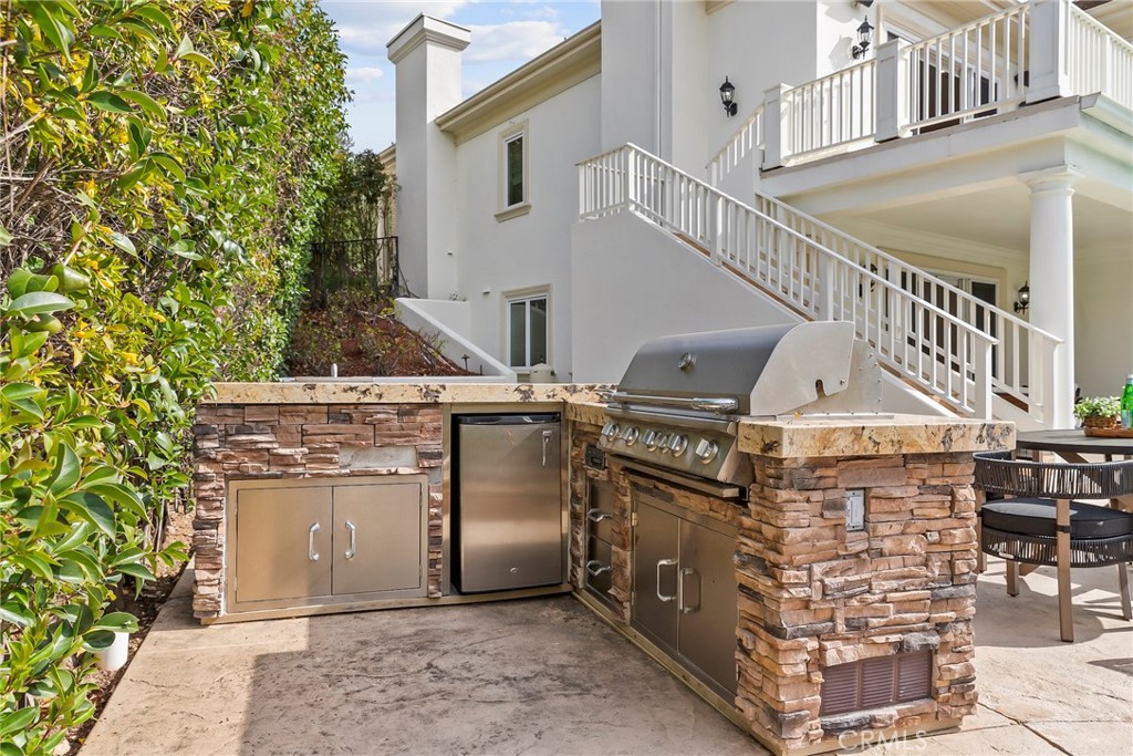 238 Lake Sherwood Drive