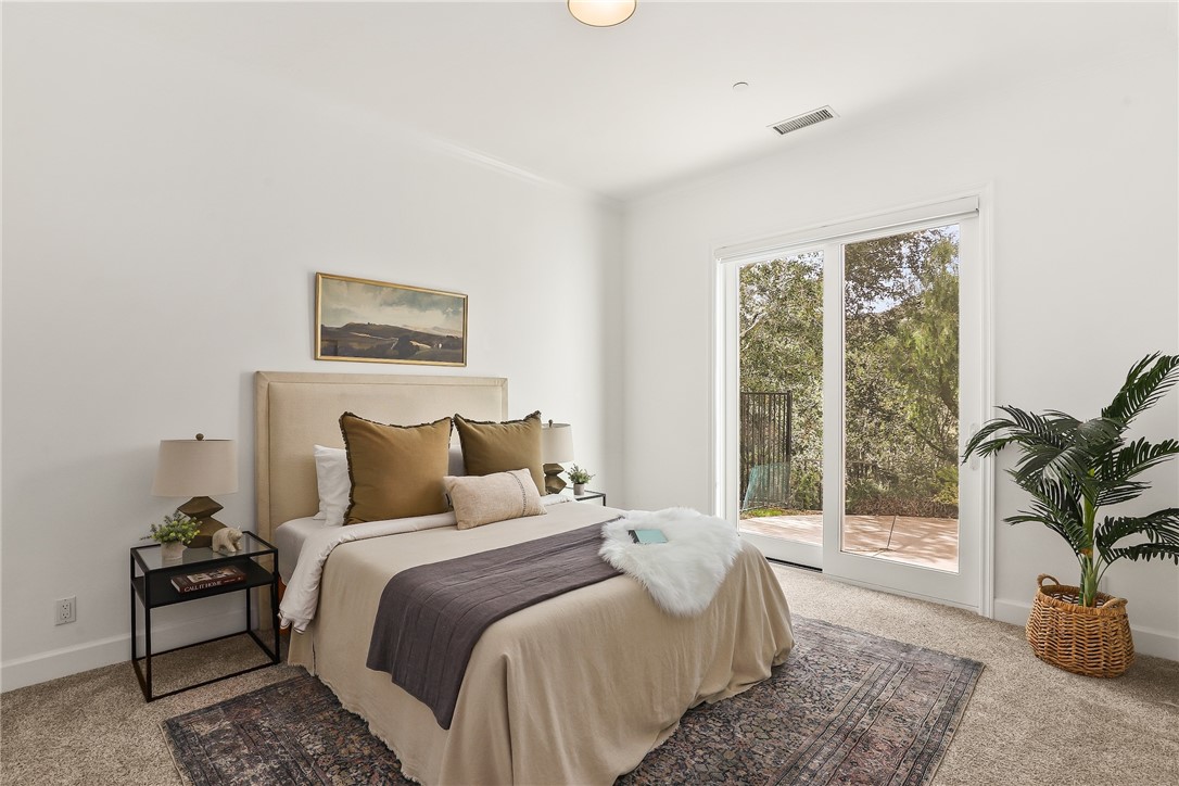 238 Lake Sherwood Drive