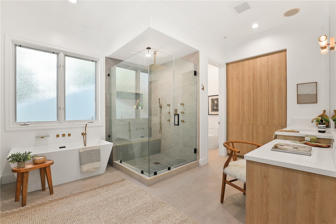 238 Lake Sherwood Drive