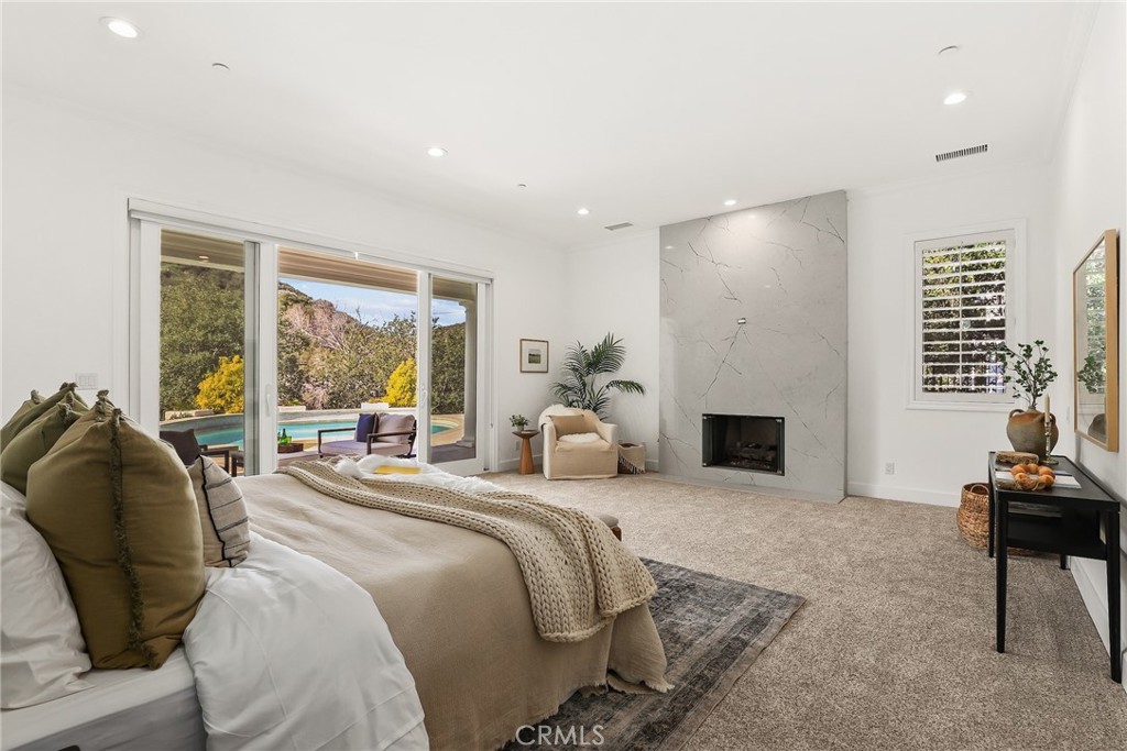 238 Lake Sherwood Drive