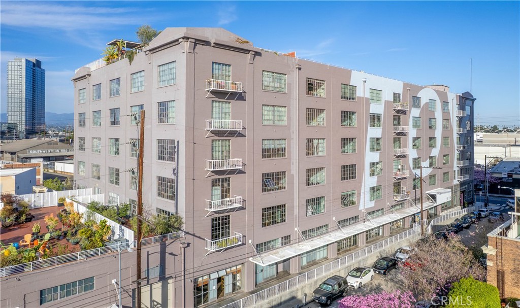 1855 Industrial Street 606