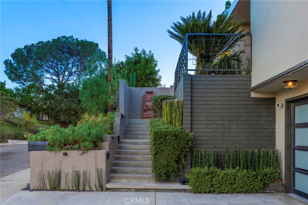 3851 Beverly Ridge
