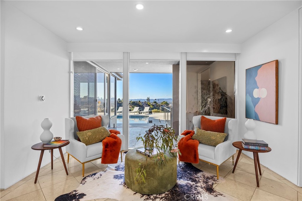 3851 Beverly Ridge