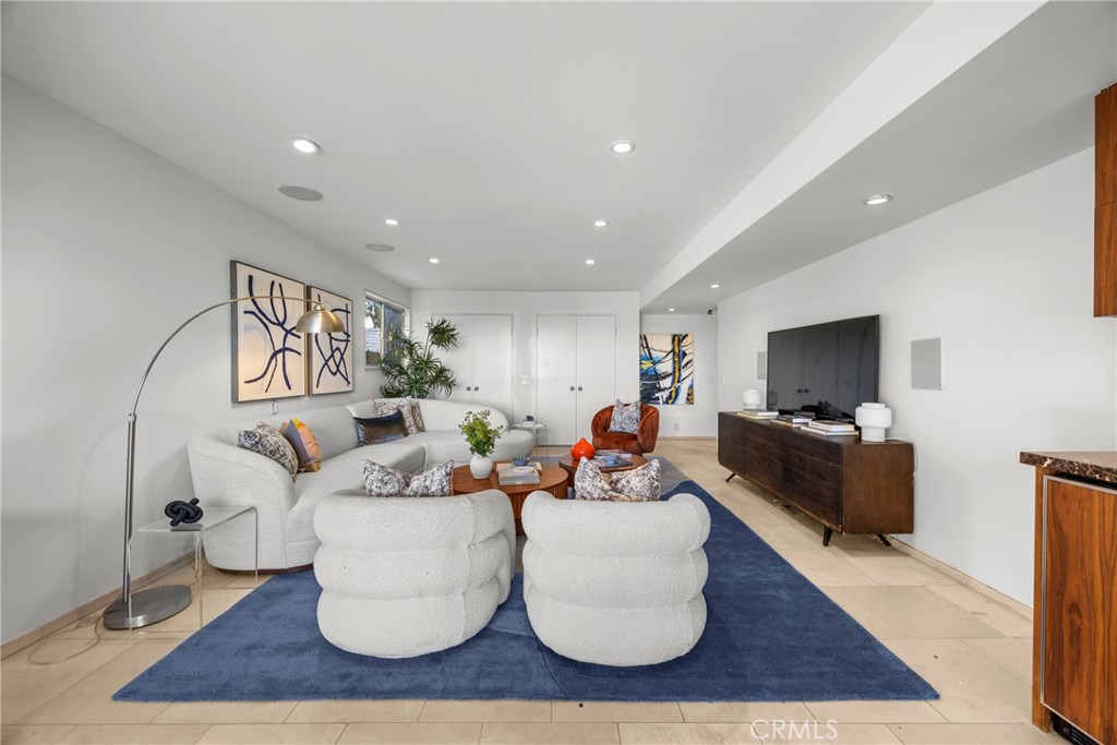 3851 Beverly Ridge