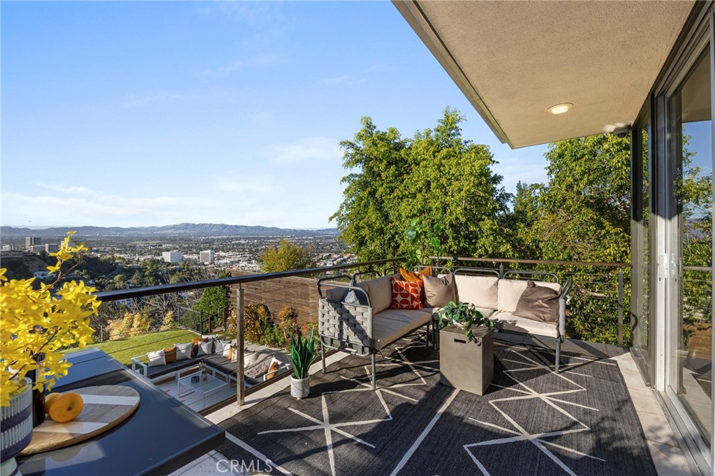 3851 Beverly Ridge