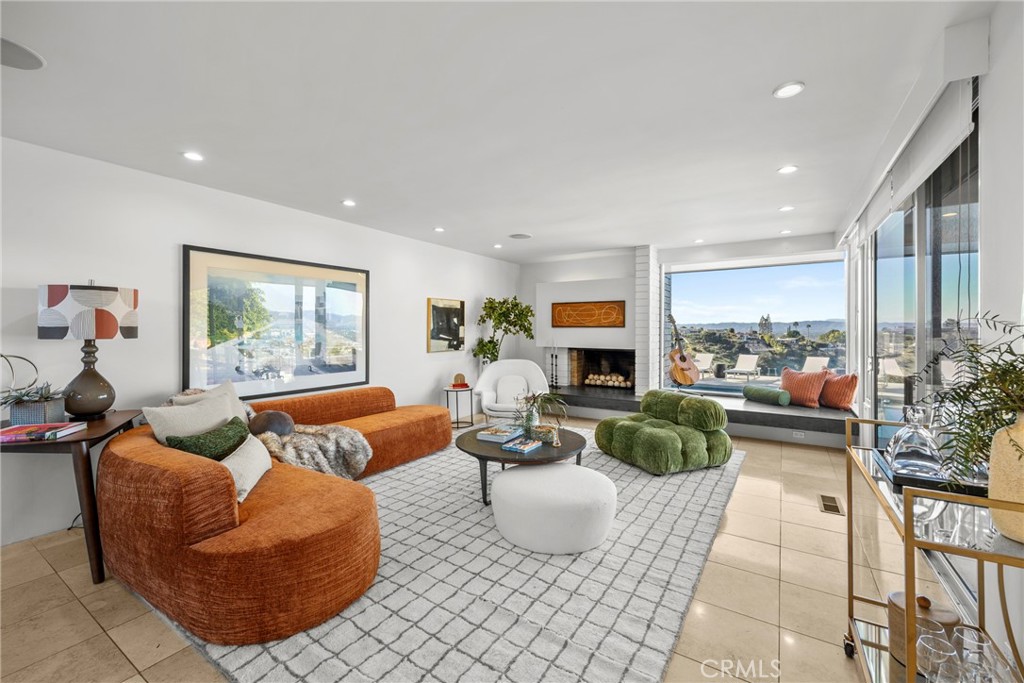 3851 Beverly Ridge