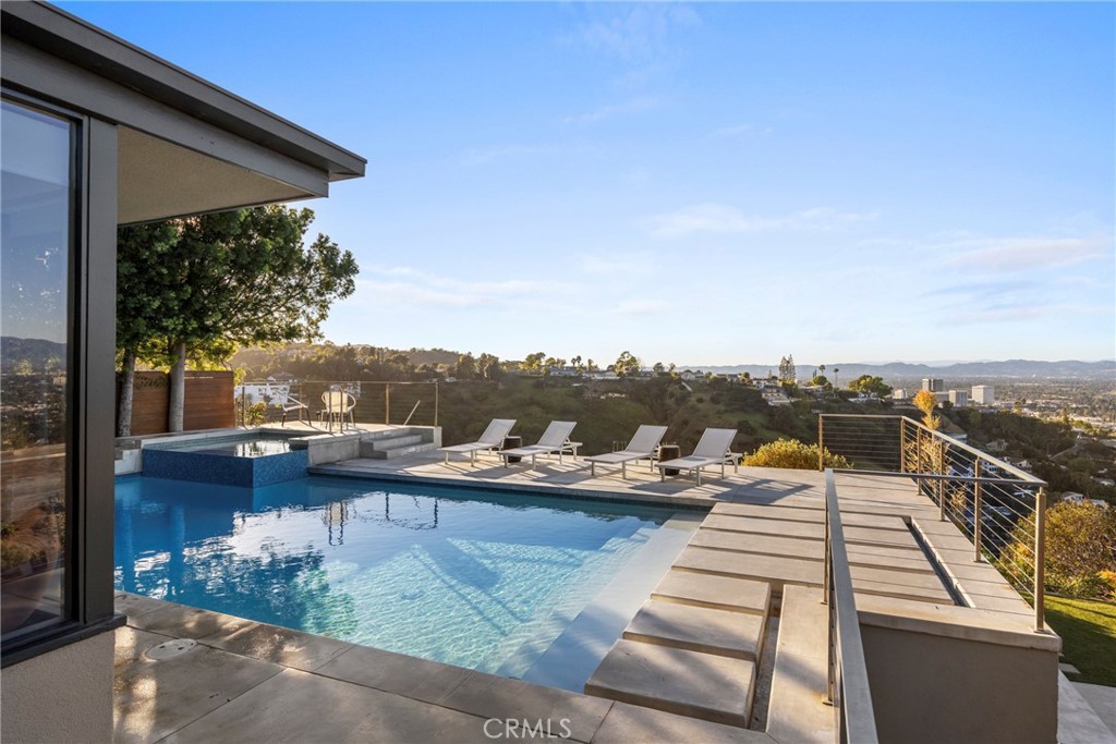 3851 Beverly Ridge