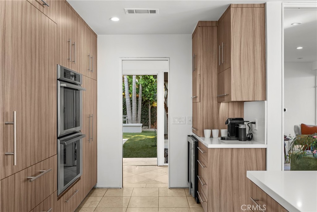3851 Beverly Ridge