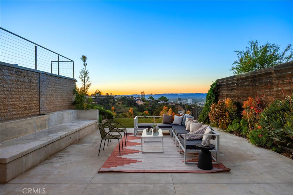 3851 Beverly Ridge