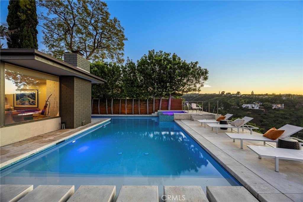 3851 Beverly Ridge