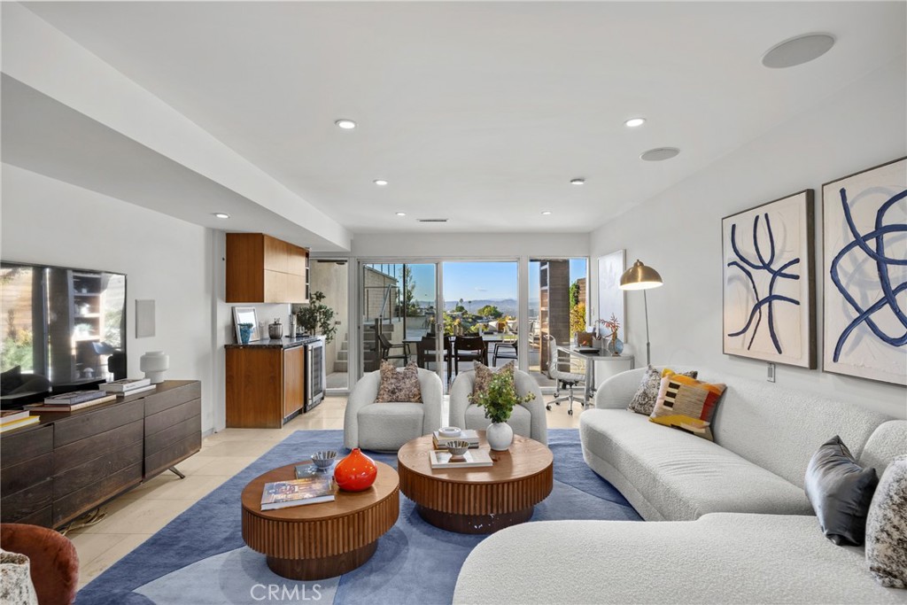 3851 Beverly Ridge