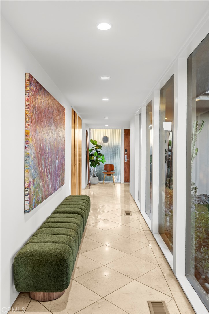 3851 Beverly Ridge
