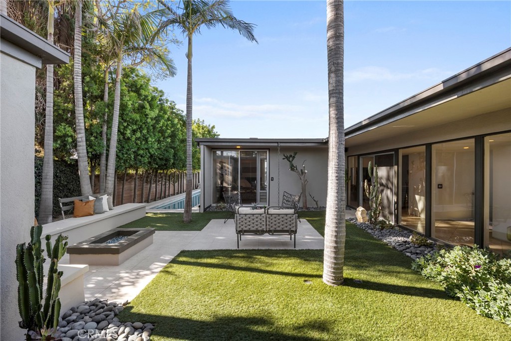 3851 Beverly Ridge