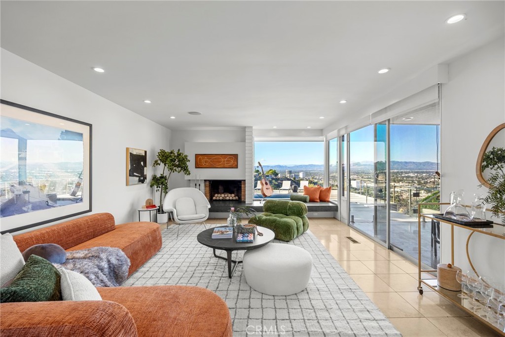 3851 Beverly Ridge