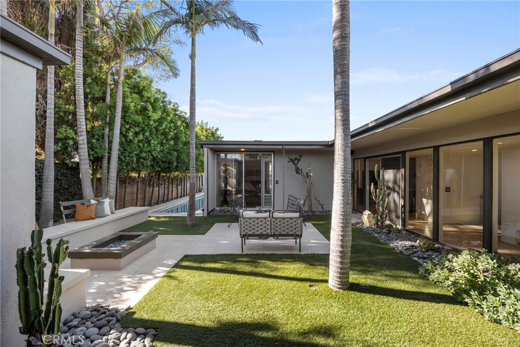 3851 Beverly Ridge