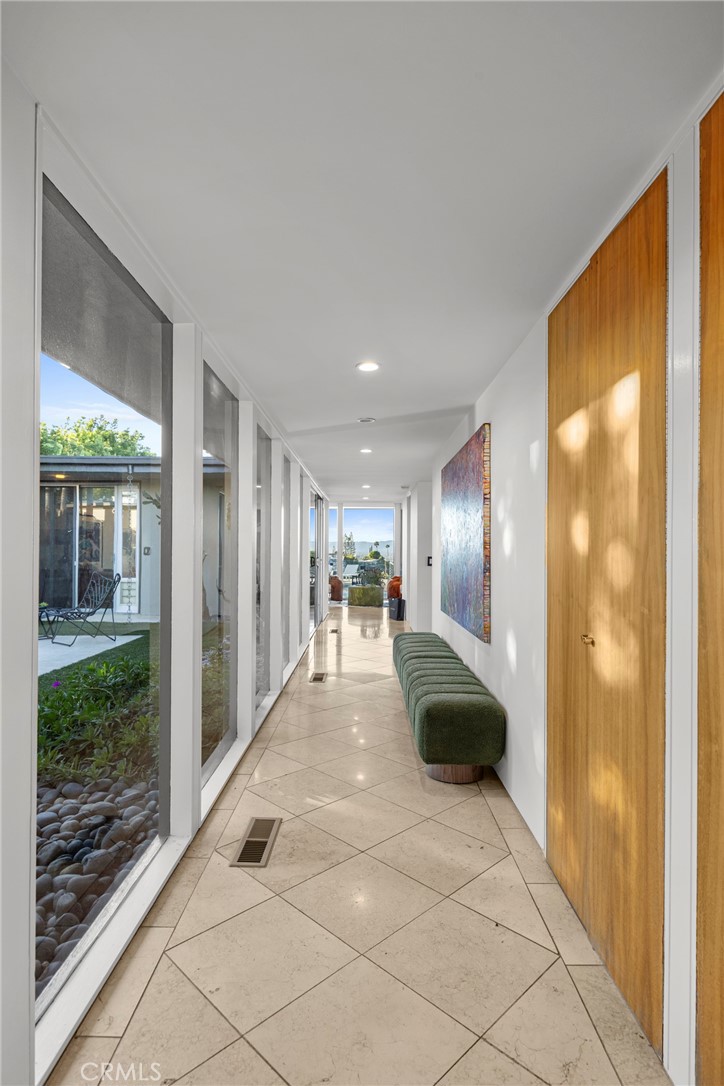 3851 Beverly Ridge