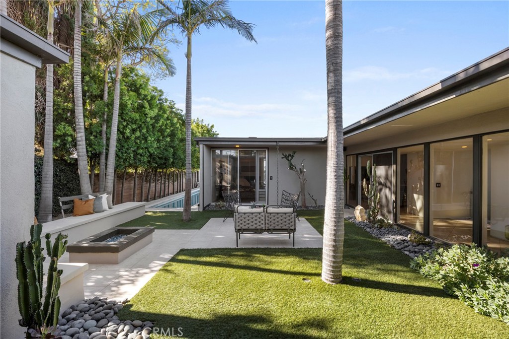 3851 Beverly Ridge