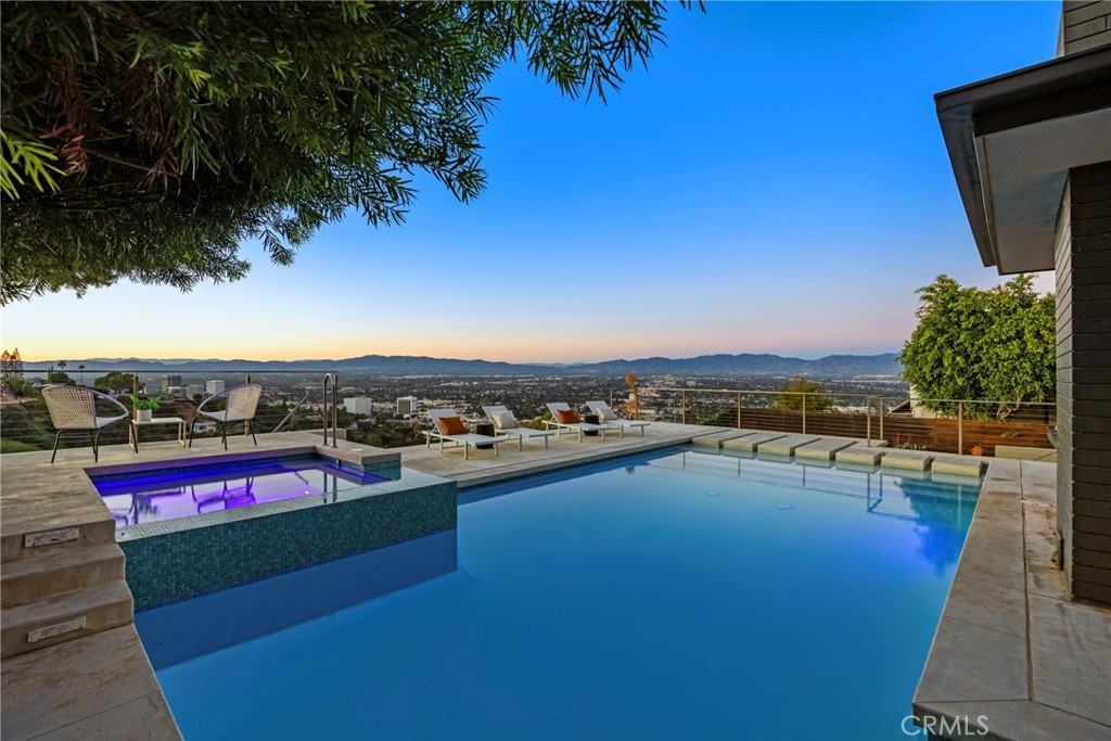 3851 Beverly Ridge