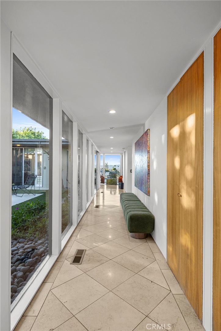 3851 Beverly Ridge