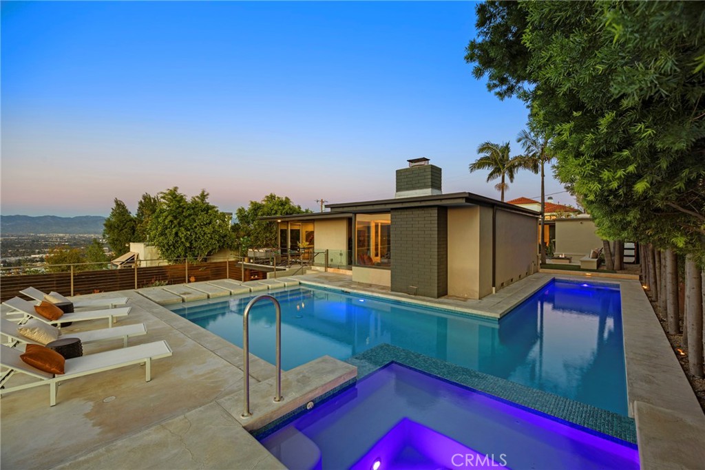 3851 Beverly Ridge