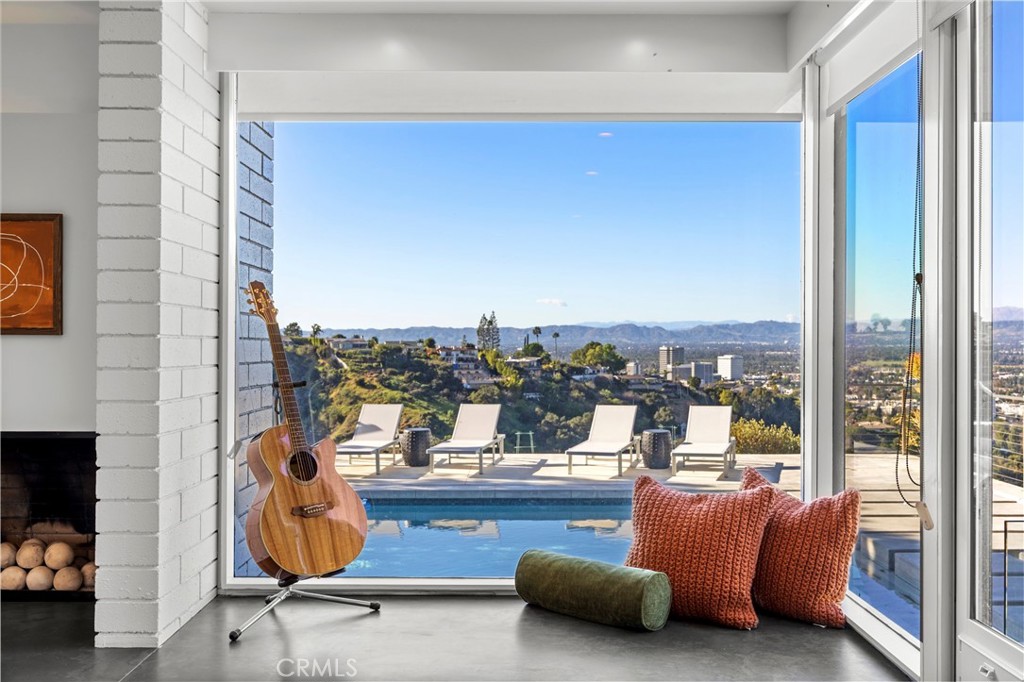 3851 Beverly Ridge