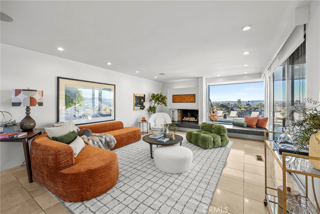 3851 Beverly Ridge