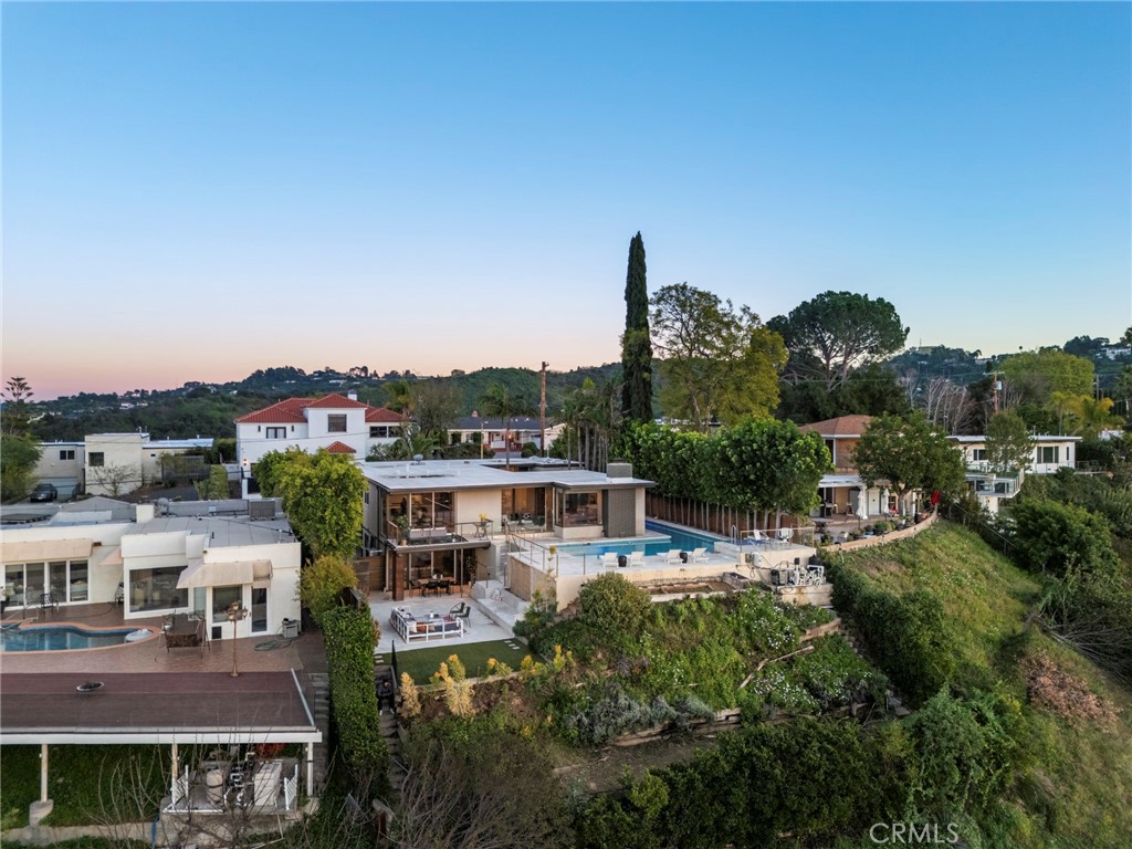 3851 Beverly Ridge