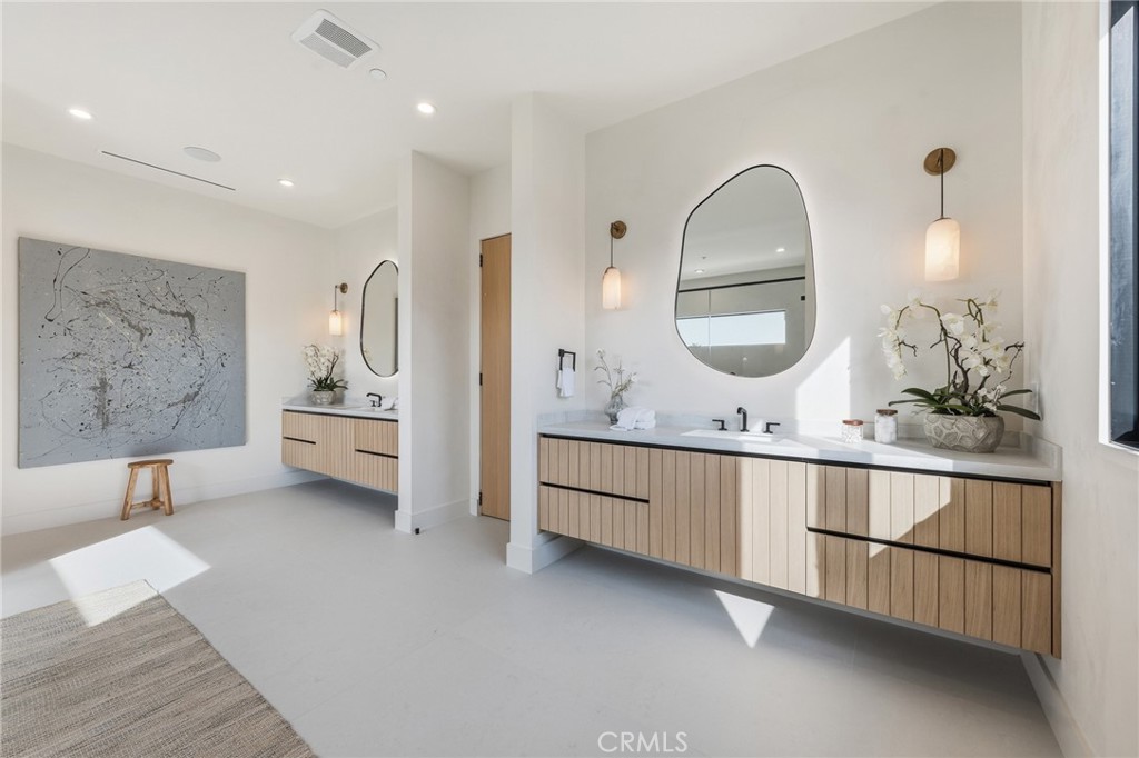 16252 Addison Street