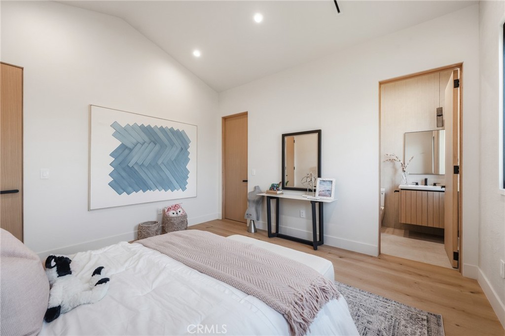 16252 Addison Street