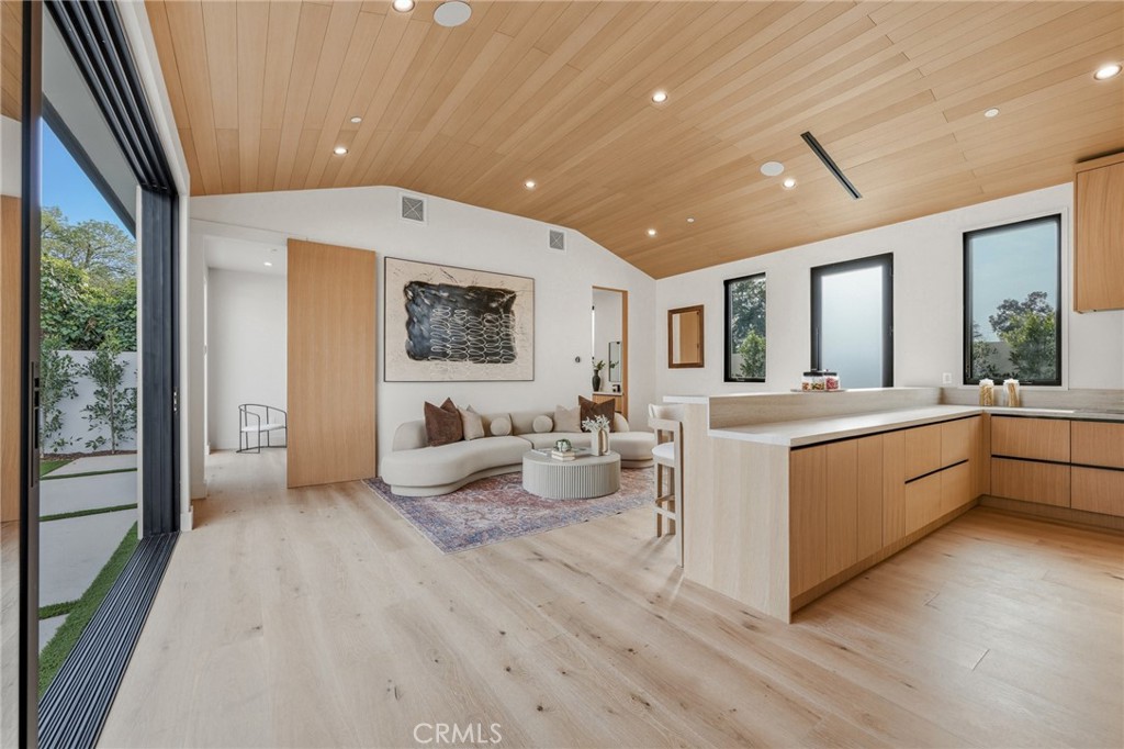 16252 Addison Street