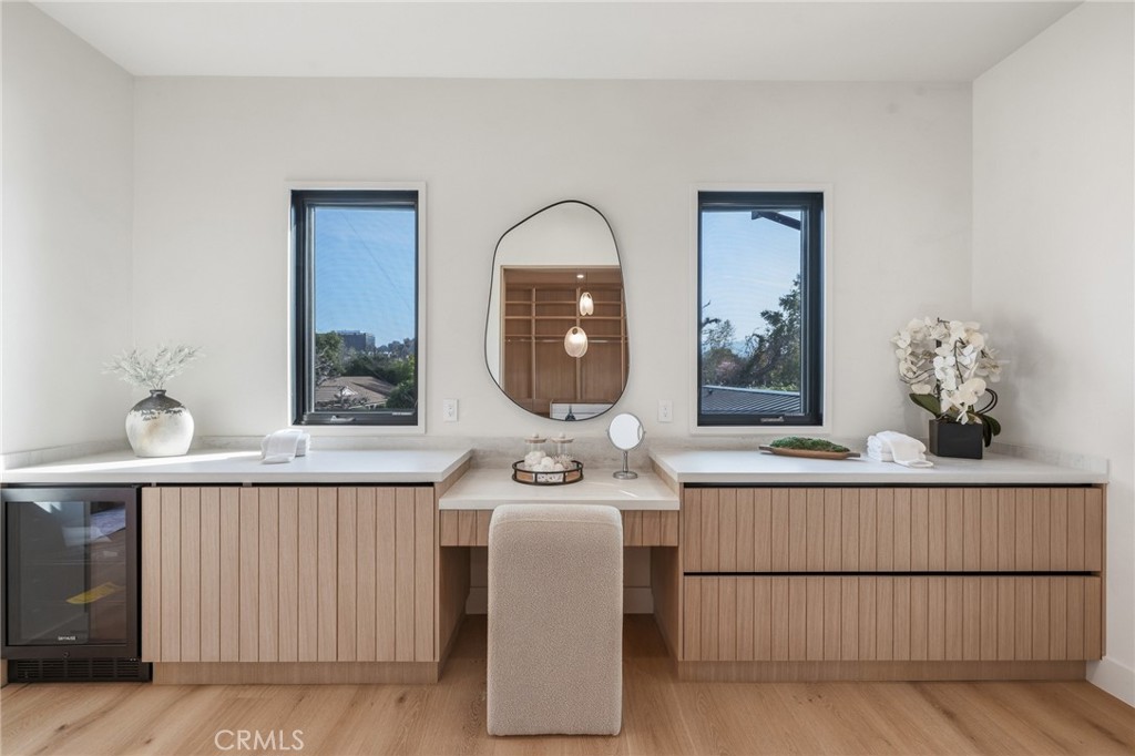 16252 Addison Street