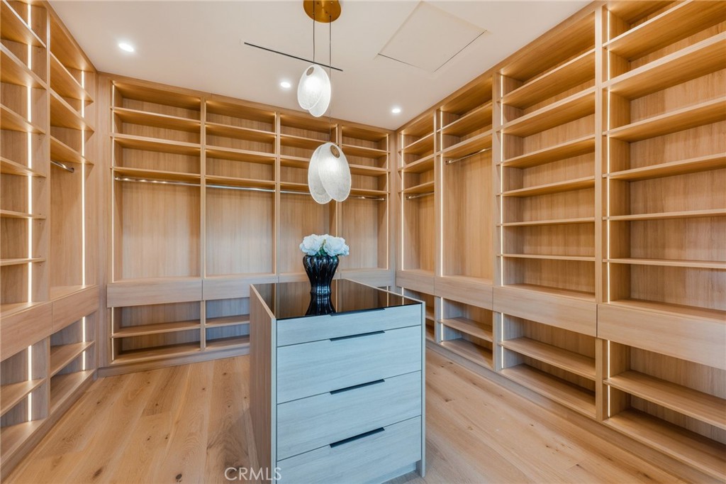 16252 Addison Street