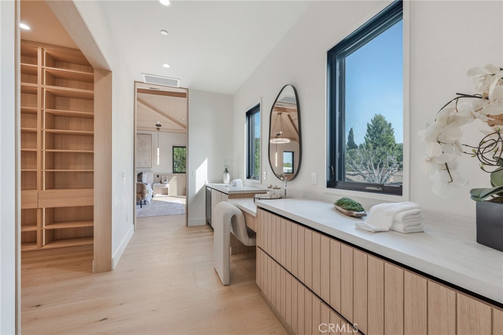 16252 Addison Street