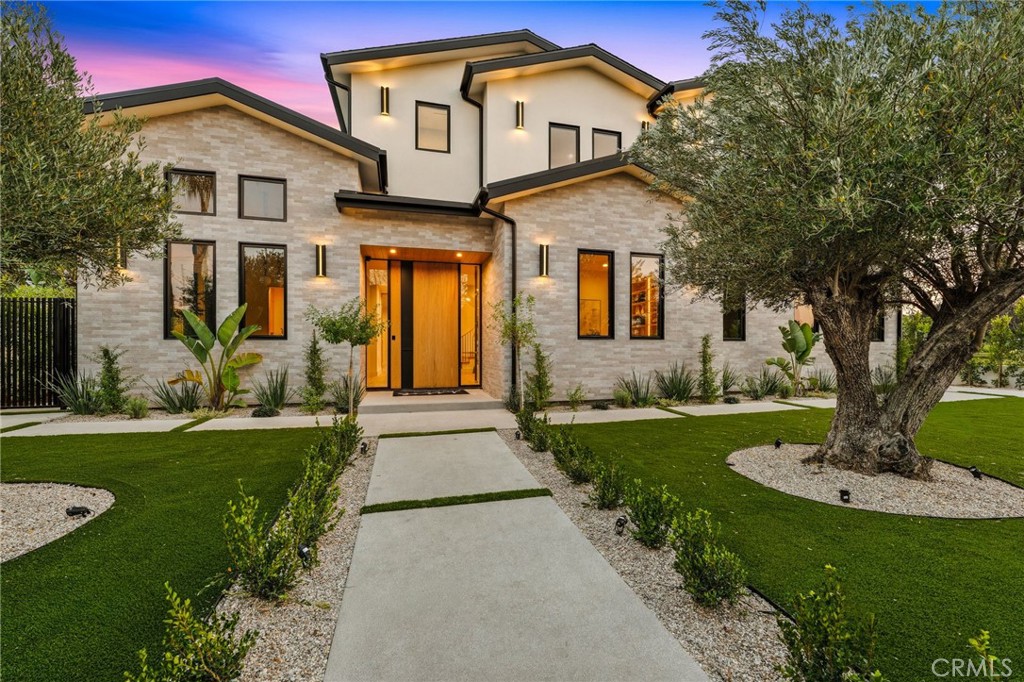 16252 Addison Street