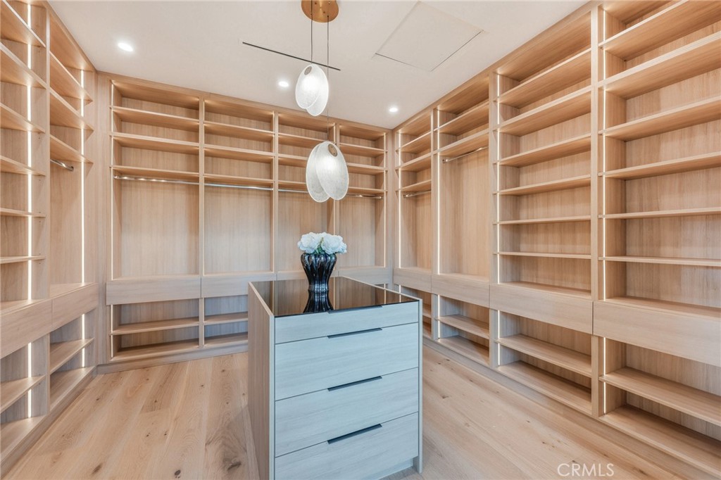 16252 Addison Street