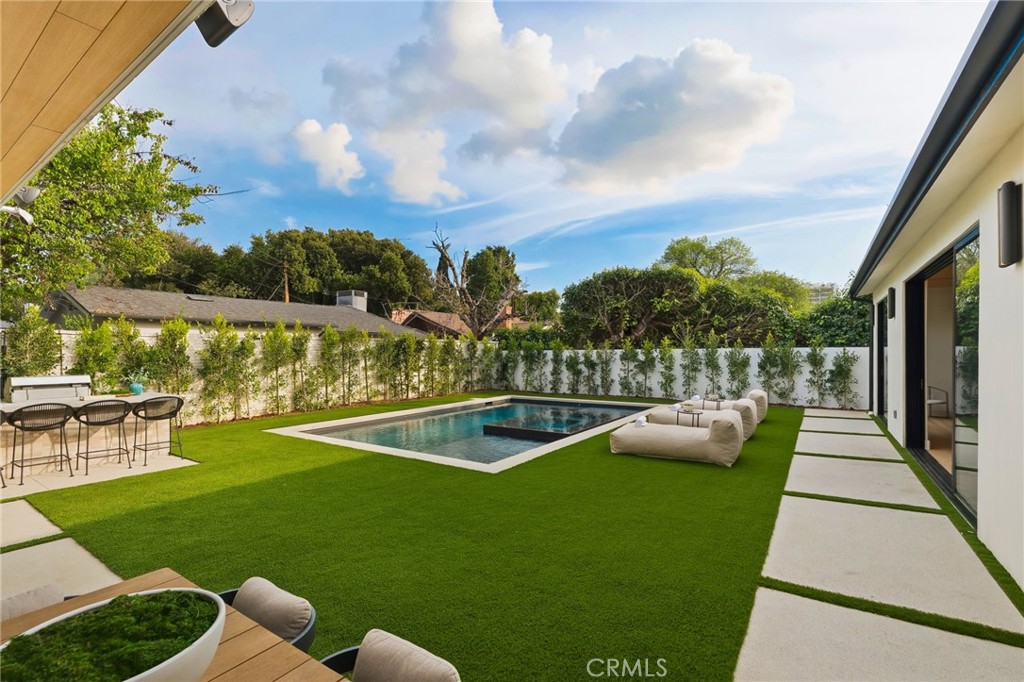 16252 Addison Street