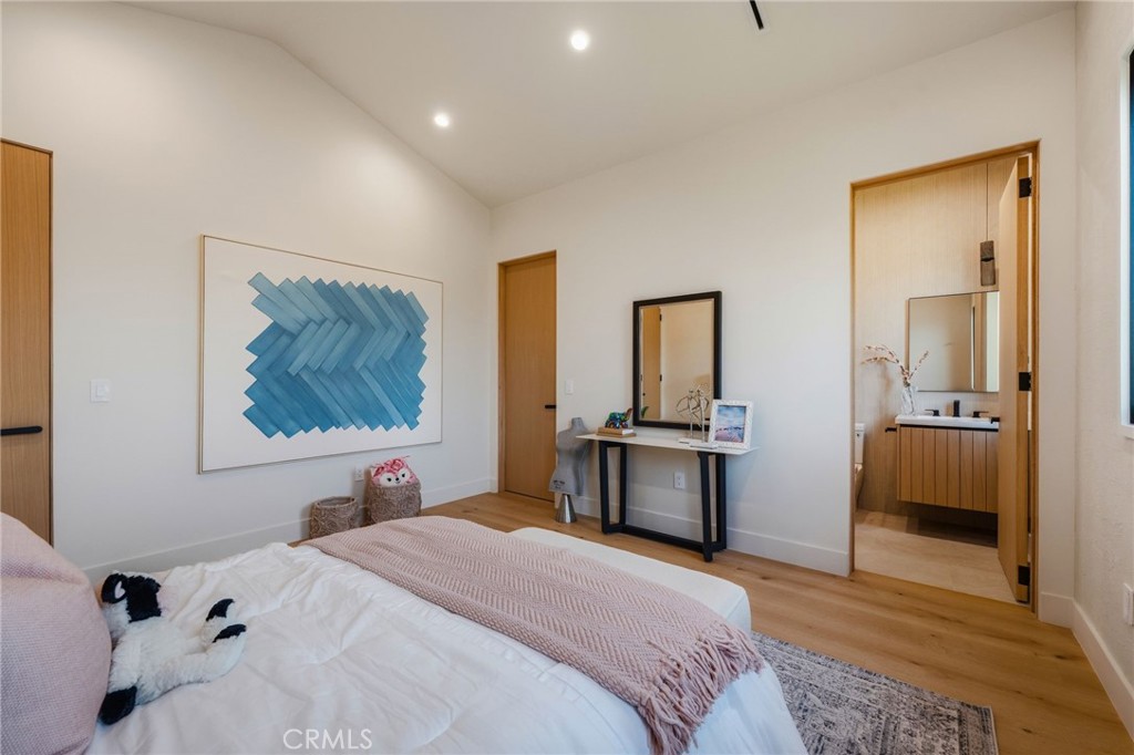 16252 Addison Street